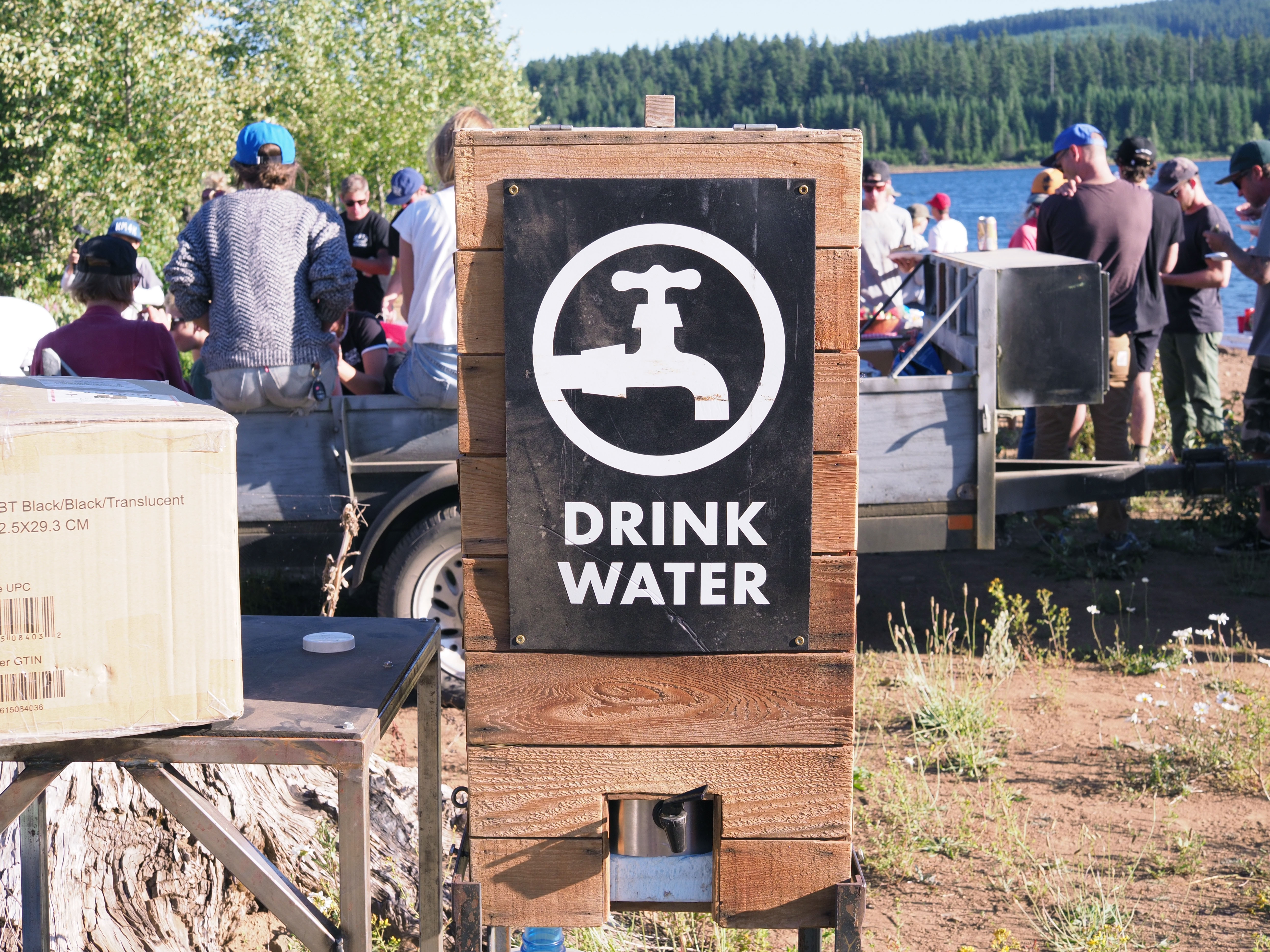 Rat race 2017 - Drink Water fountain use.jpg