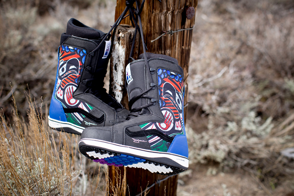 FA16_Snow_V66_JamieLynnBlackBlue_Env_4.jpg