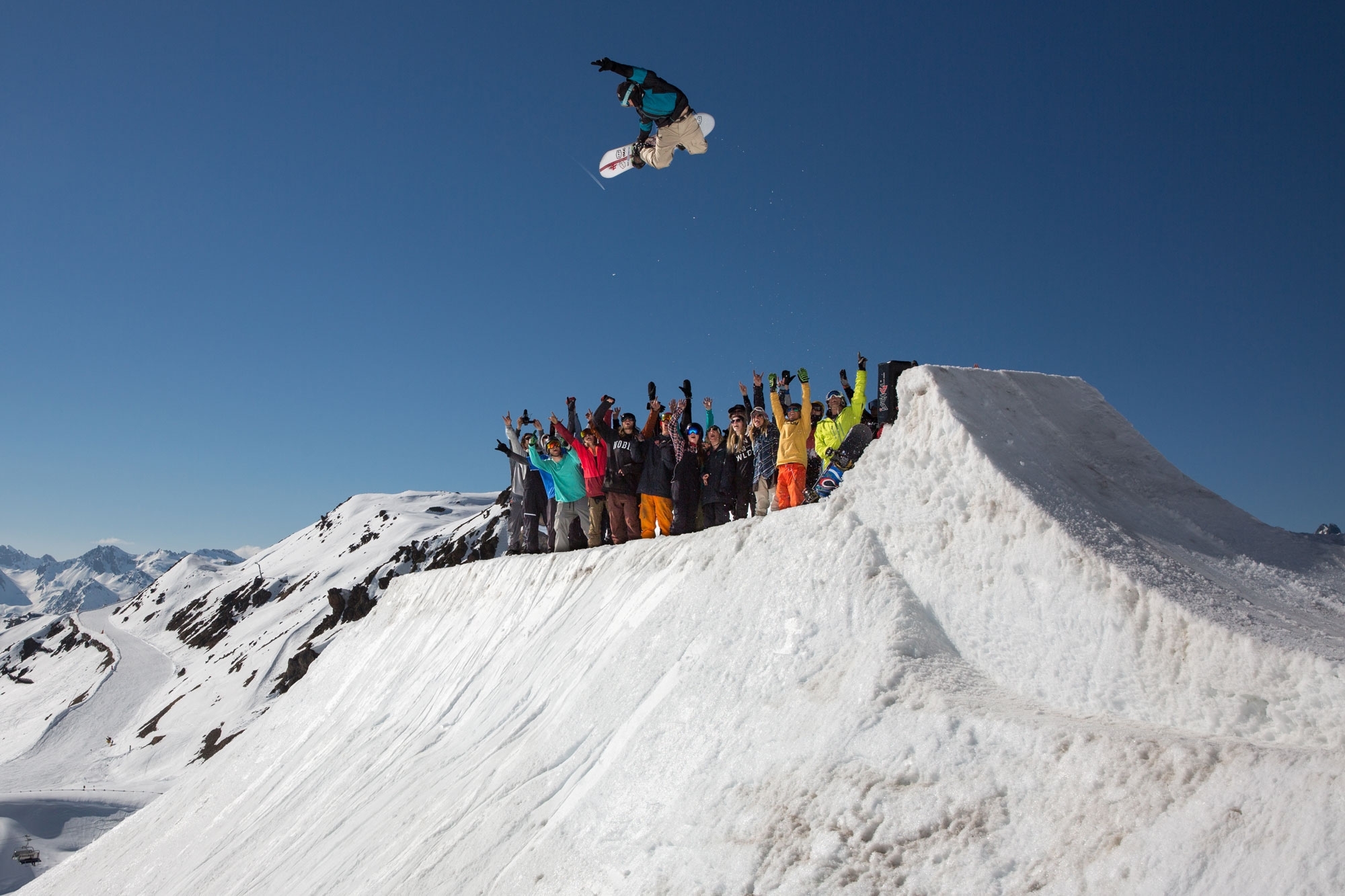 170328_ischgl_banked_air_group_shot_steve_gruber_by_matt_mchattie.jpg